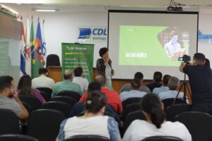A diretora de Marketing e Vendas da IBI Telecom abriu o evento apresentando a dimensão da importância dos temas que seriam apresentados na sequencia para empresários e profissionais de TI.