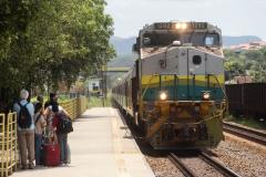 INSS leva orientação previdenciária a passageiros de trem em Minas Gerais